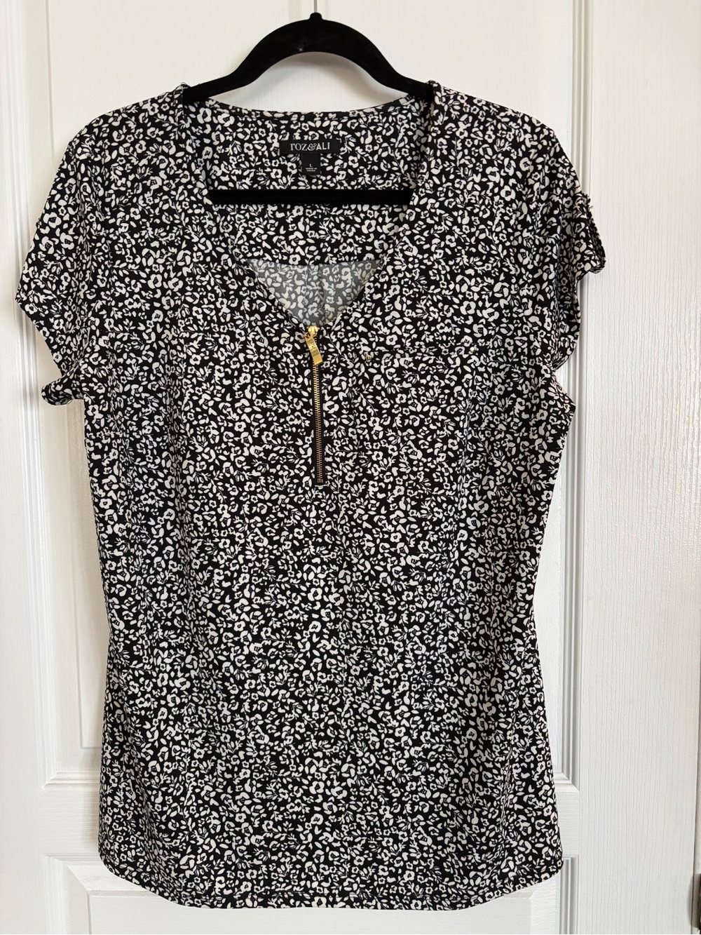 Roz & Ali Black and White Top with Gold Accents